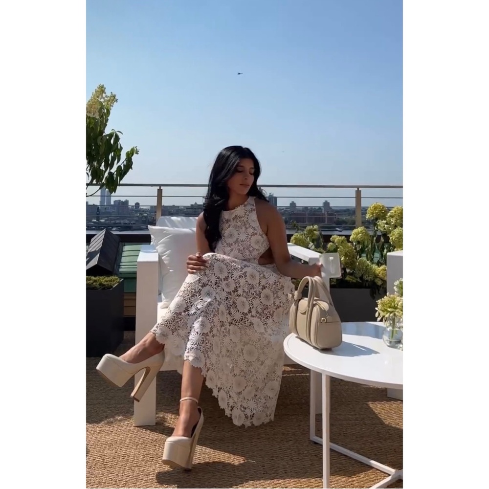 NWT Bronx and Banco Daisy Cutout Midi Dress Size Small New! - Picture 7 of 11